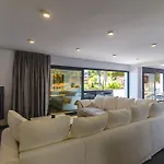 Villa Seaside In With Garden And Pool View *