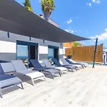 Seaside In With Garden And Pool View *