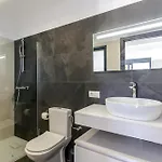 Seaside In With Garden And Pool View Vila *