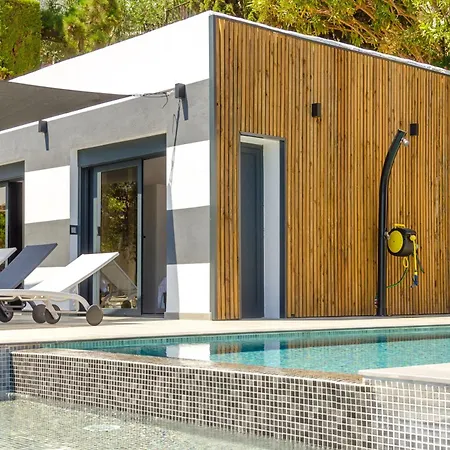 Villa Seaside In With Garden And Pool View Lloret de Mar