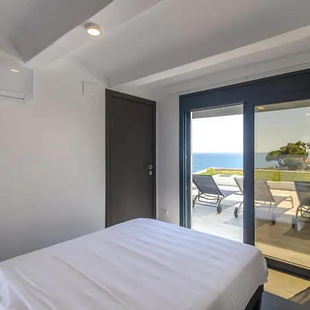 Seaside In With Garden And Pool View Villa