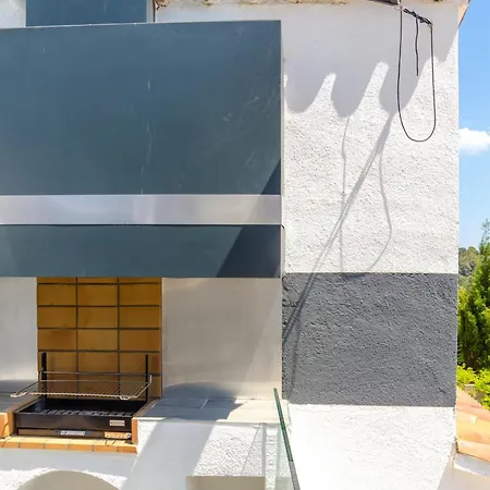 Villa Seaside In With Garden And Pool View