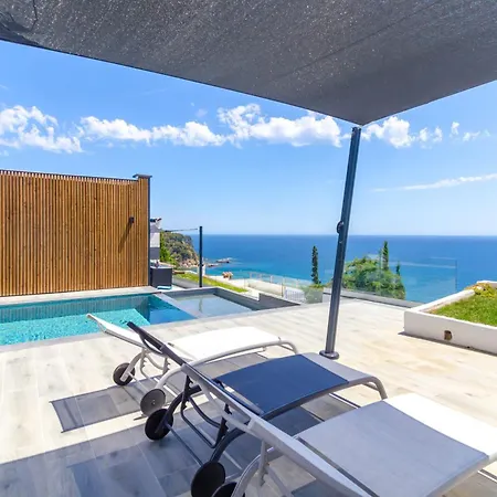 Villa Seaside In With Garden And Pool View Lloret de Mar