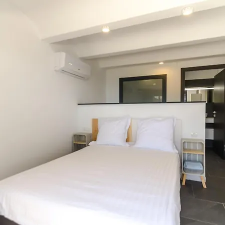 Villa Seaside In With Garden And Pool View *