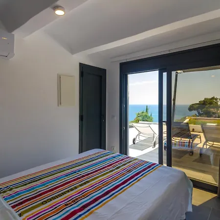 Seaside In With Garden And Pool View Villa *