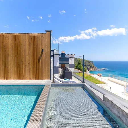 Seaside In With Garden And Pool View * Lloret de Mar