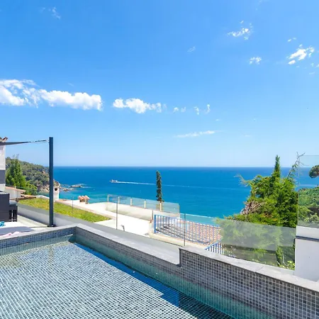 Seaside In With Garden And Pool View Villa