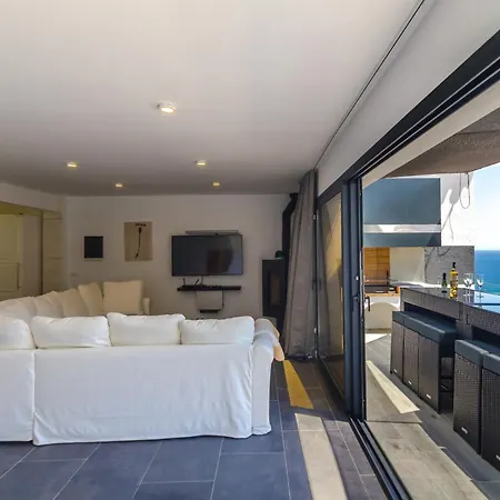 Seaside In With Garden And Pool View * Lloret de Mar