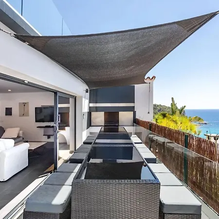 Seaside In With Garden And Pool View Villa