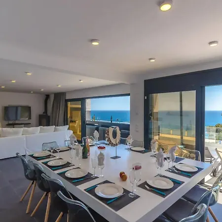 Seaside In With Garden And Pool View *