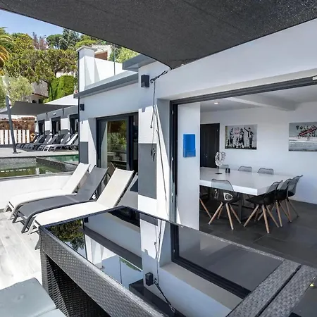 Seaside In With Garden And Pool View Villa