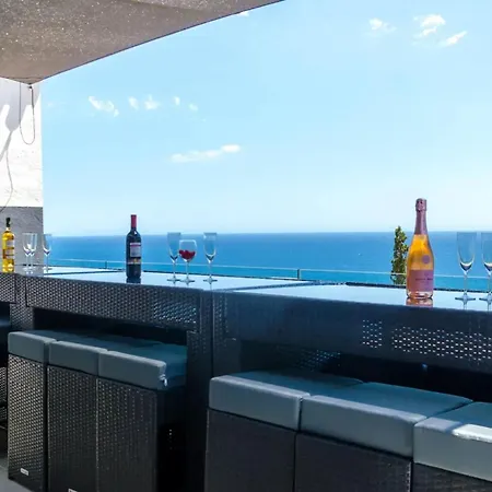Villa Seaside In With Garden And Pool View