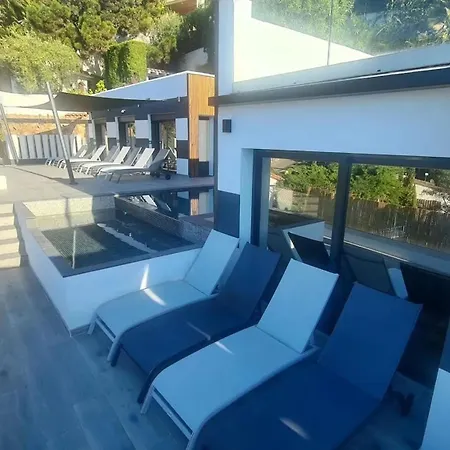 Villa Seaside In With Garden And Pool View Lloret de Mar