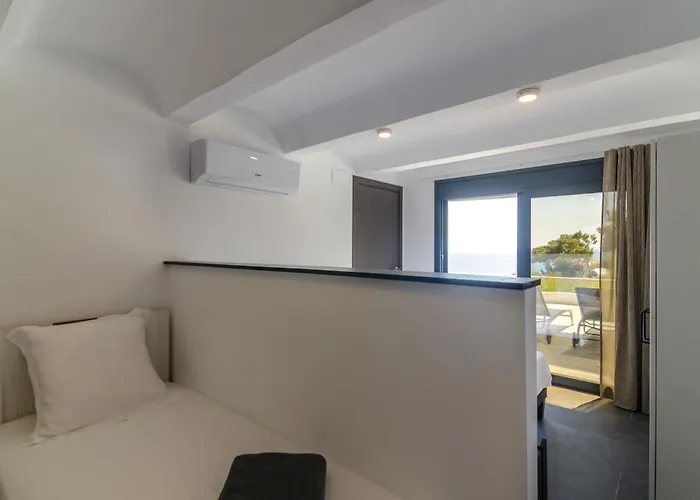 Willa Seaside In With Garden And Pool View