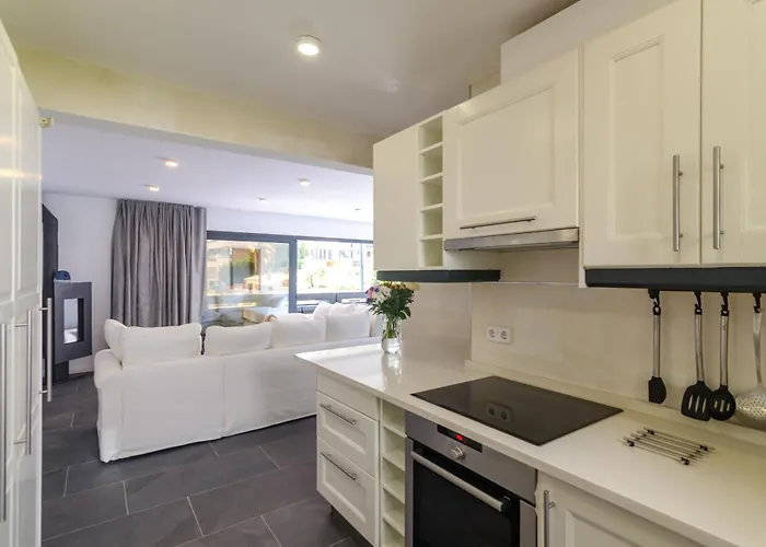 Seaside In With Garden And Pool View * Lloret de Mar