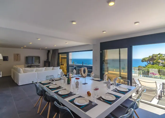 Seaside In With Garden And Pool View * Lloret de Mar