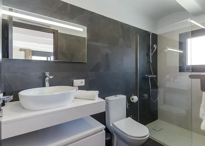 Seaside In With Garden And Pool View * Lloret de Mar