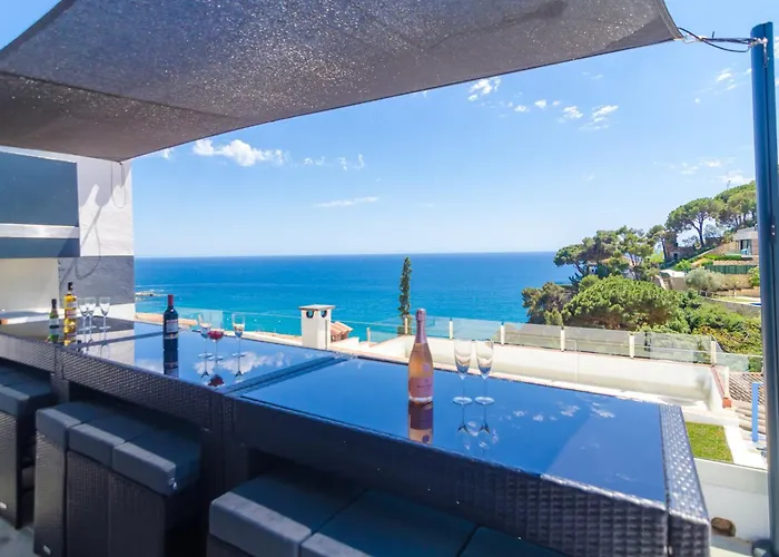 Seaside In With Garden And Pool View