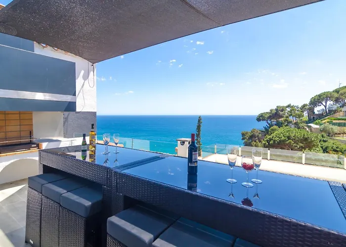 Seaside In With Garden And Pool View Lloret de Mar