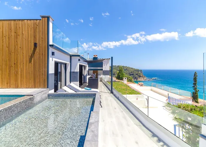 Seaside In With Garden And Pool View * Lloret de Mar